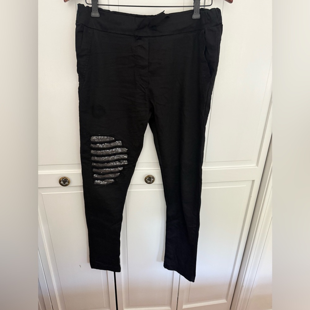 Venti6 black stretchy sequin knee jogger pants.
